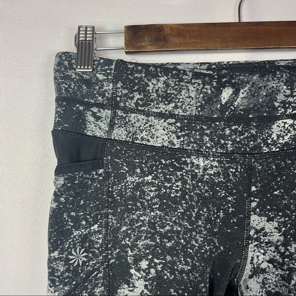 Athleta Splatter Black & White Be Free Knicker Cropped Athletic Pants S - Picture 5 of 6